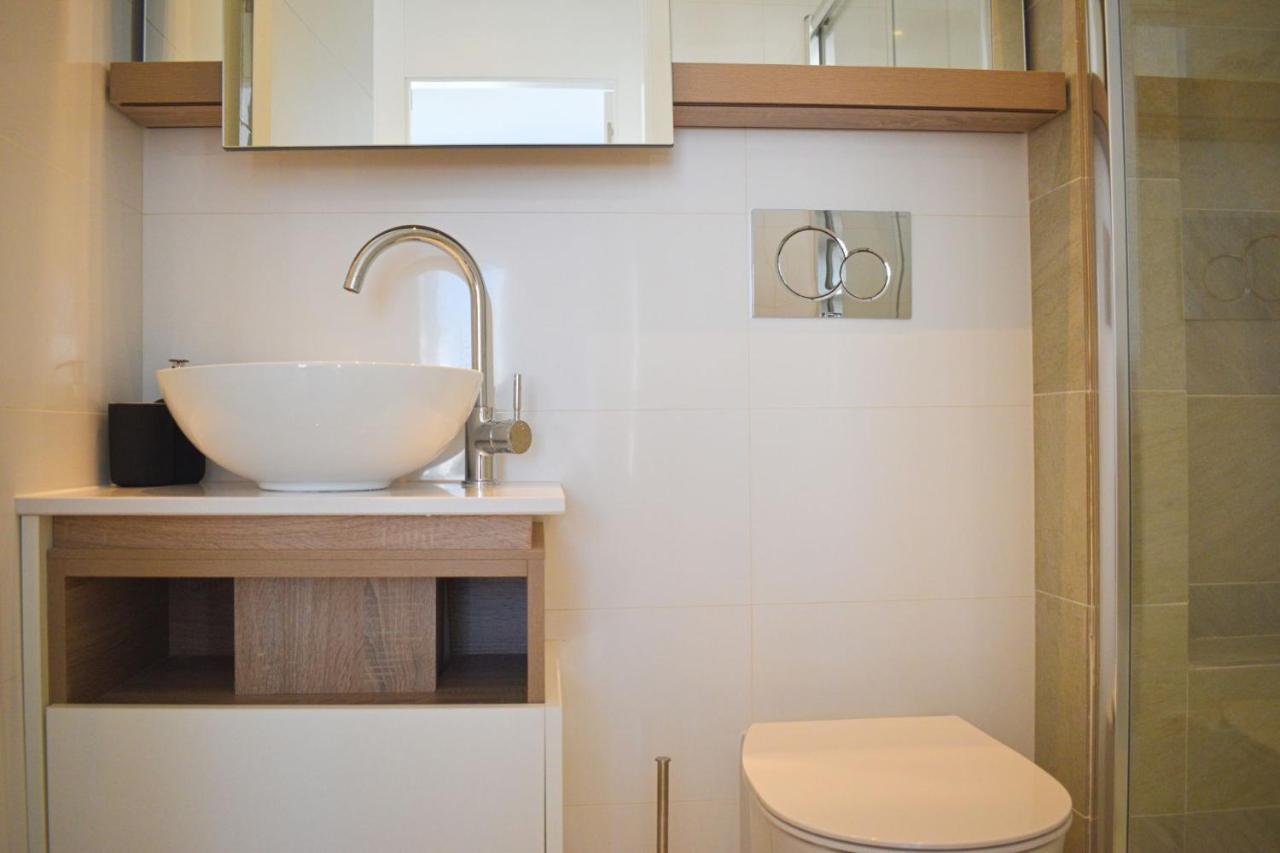 New Build Apartment On Beautiful Modern Complex Рохалес Екстериор снимка