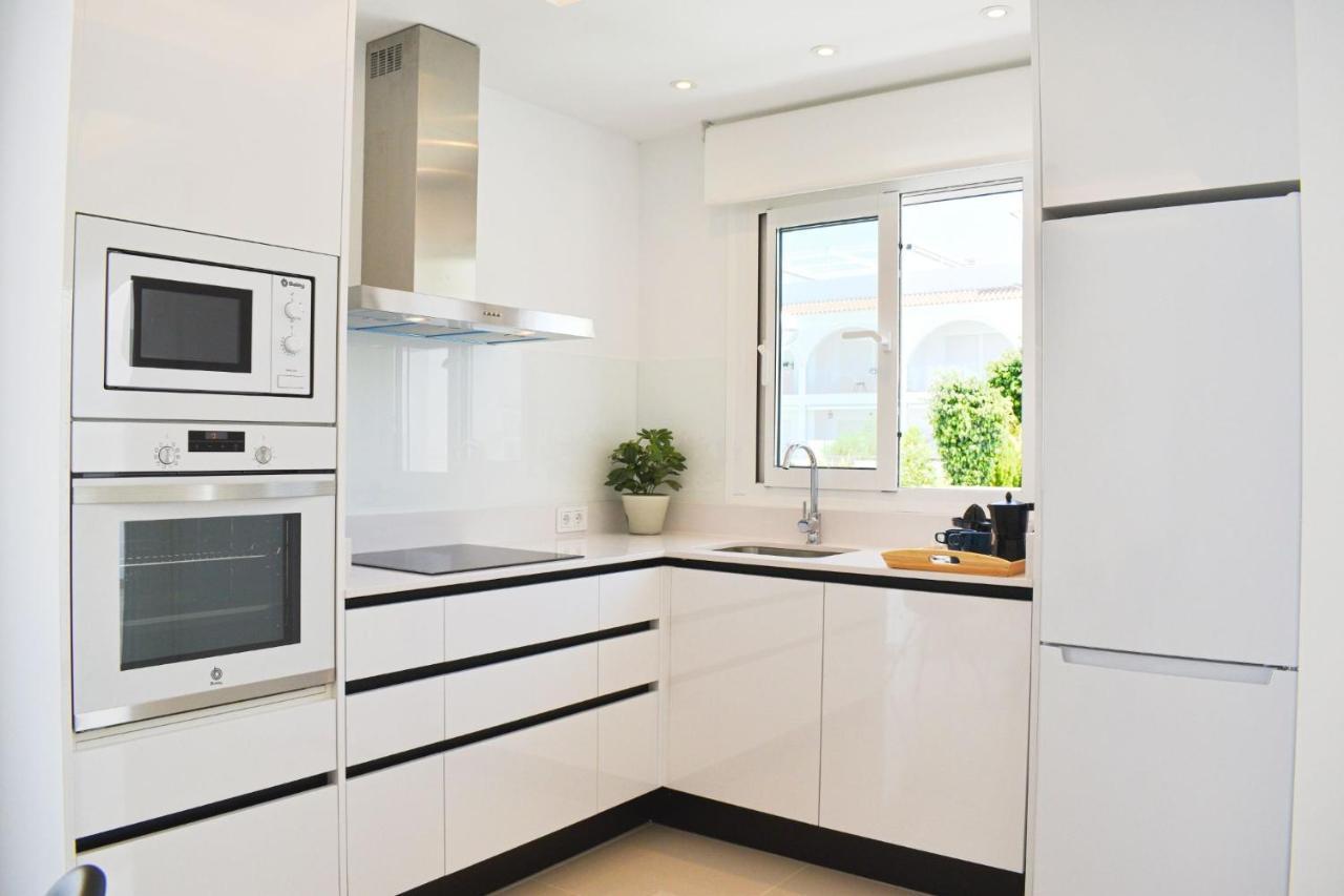 New Build Apartment On Beautiful Modern Complex Рохалес Екстериор снимка