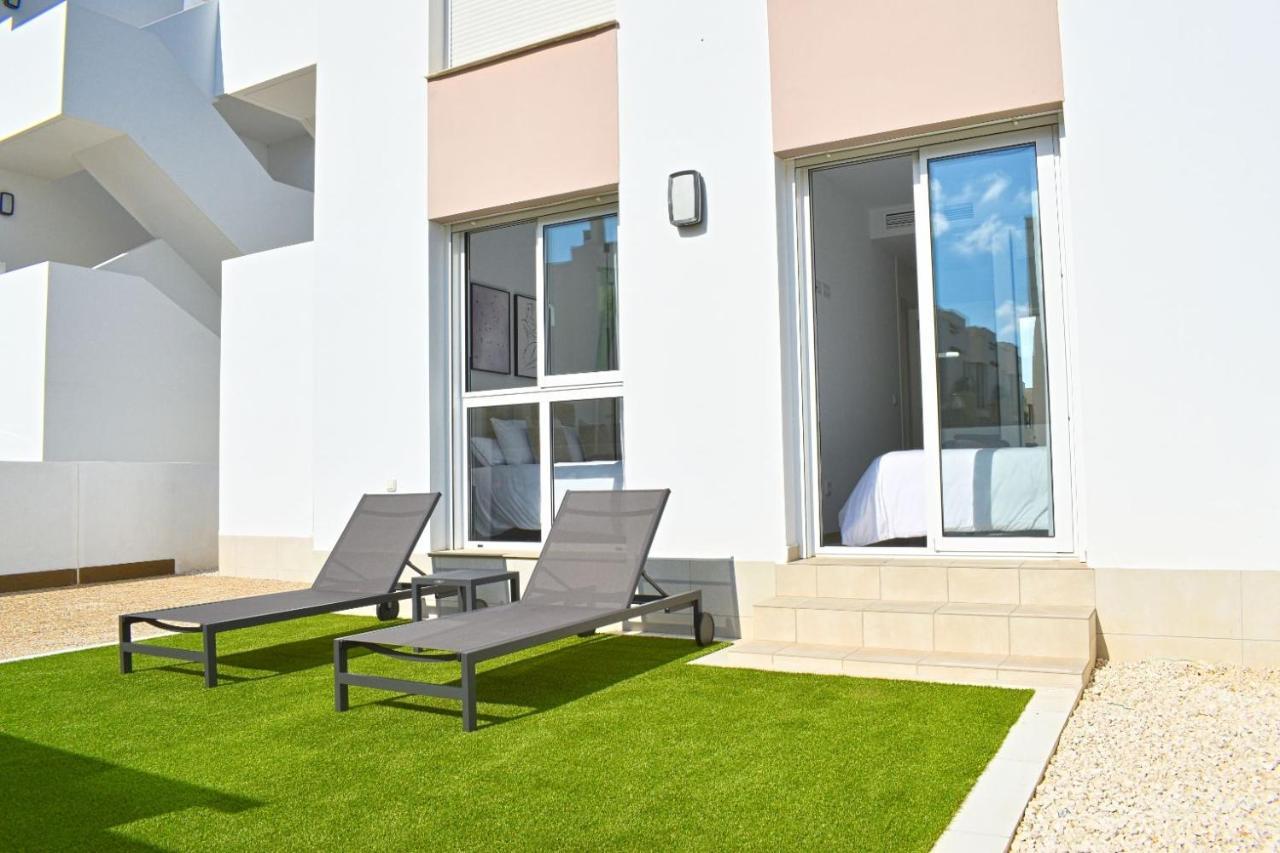 New Build Apartment On Beautiful Modern Complex Рохалес Екстериор снимка