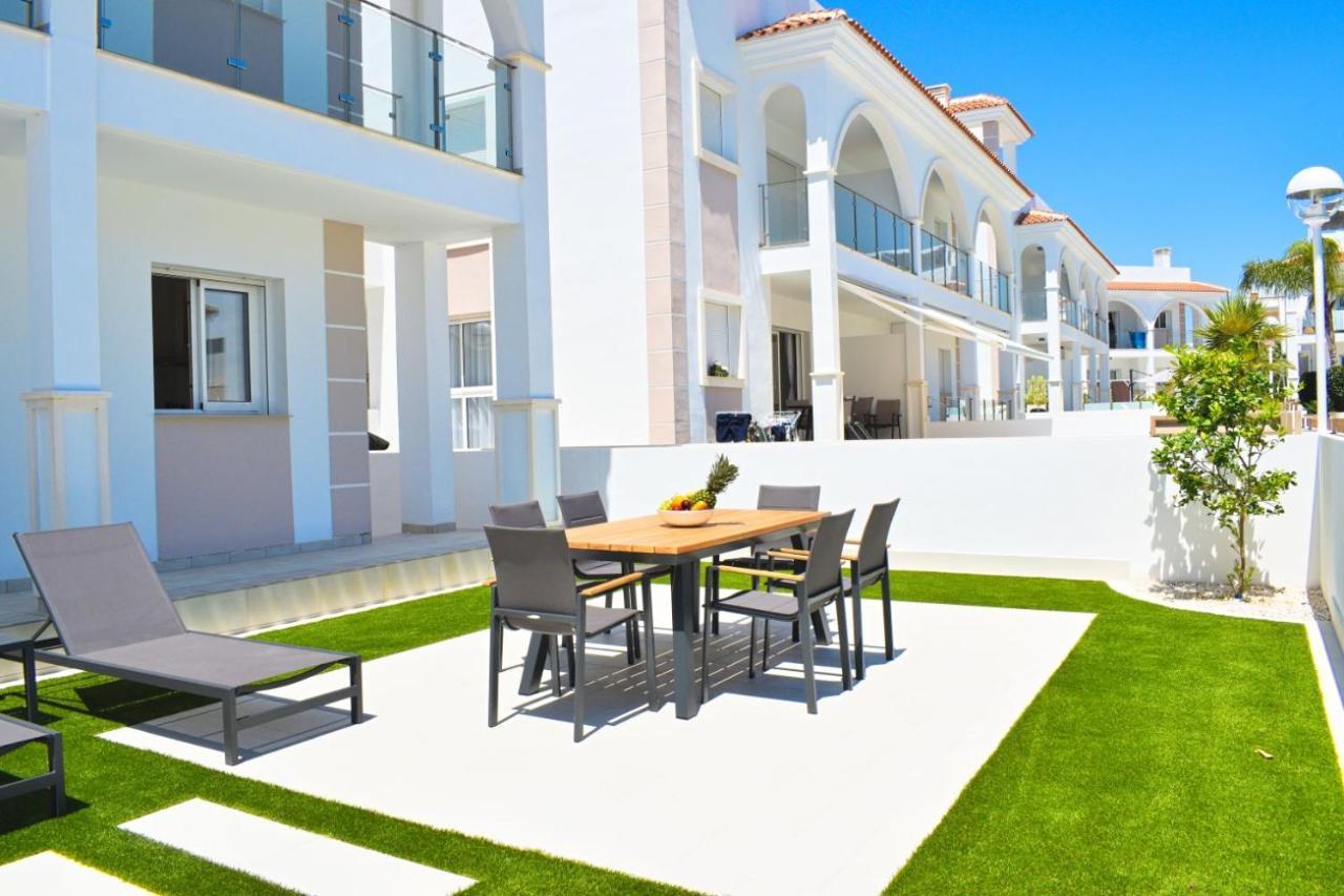 New Build Apartment On Beautiful Modern Complex Рохалес Екстериор снимка