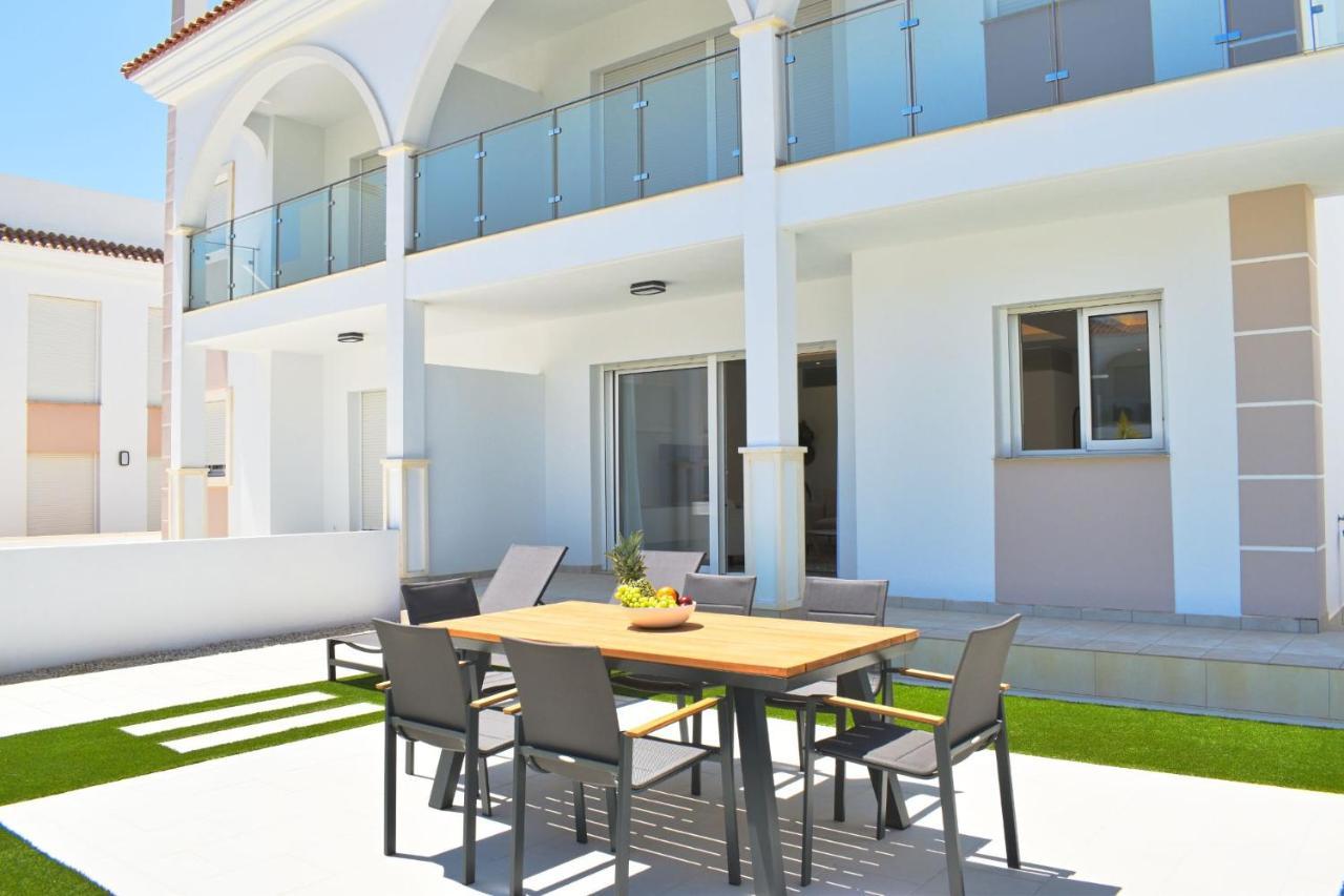 New Build Apartment On Beautiful Modern Complex Рохалес Екстериор снимка